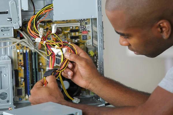 Electrician Service That Homeowners Can Trust
