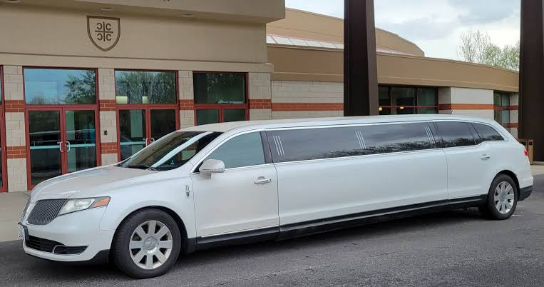 Choosing the Right Midway Airport Limo Service for Your Trip