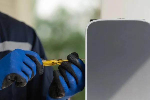 A Beginner’s Guide to Residential EV Charger Installation